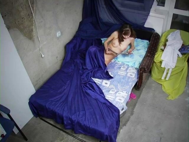 Girl secretly spied naked in the bed