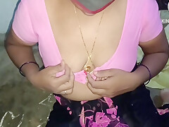 Aunty Showing Her Boobs