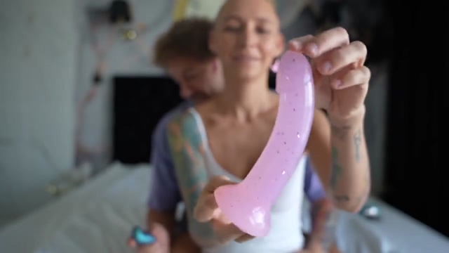 Screaming Like Crazy – Orgasm After Orgasm – Love To Love